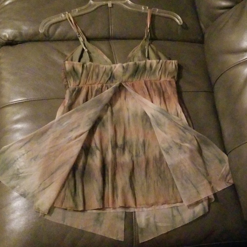 Layered Mesh Top - Picture 4 of 7
